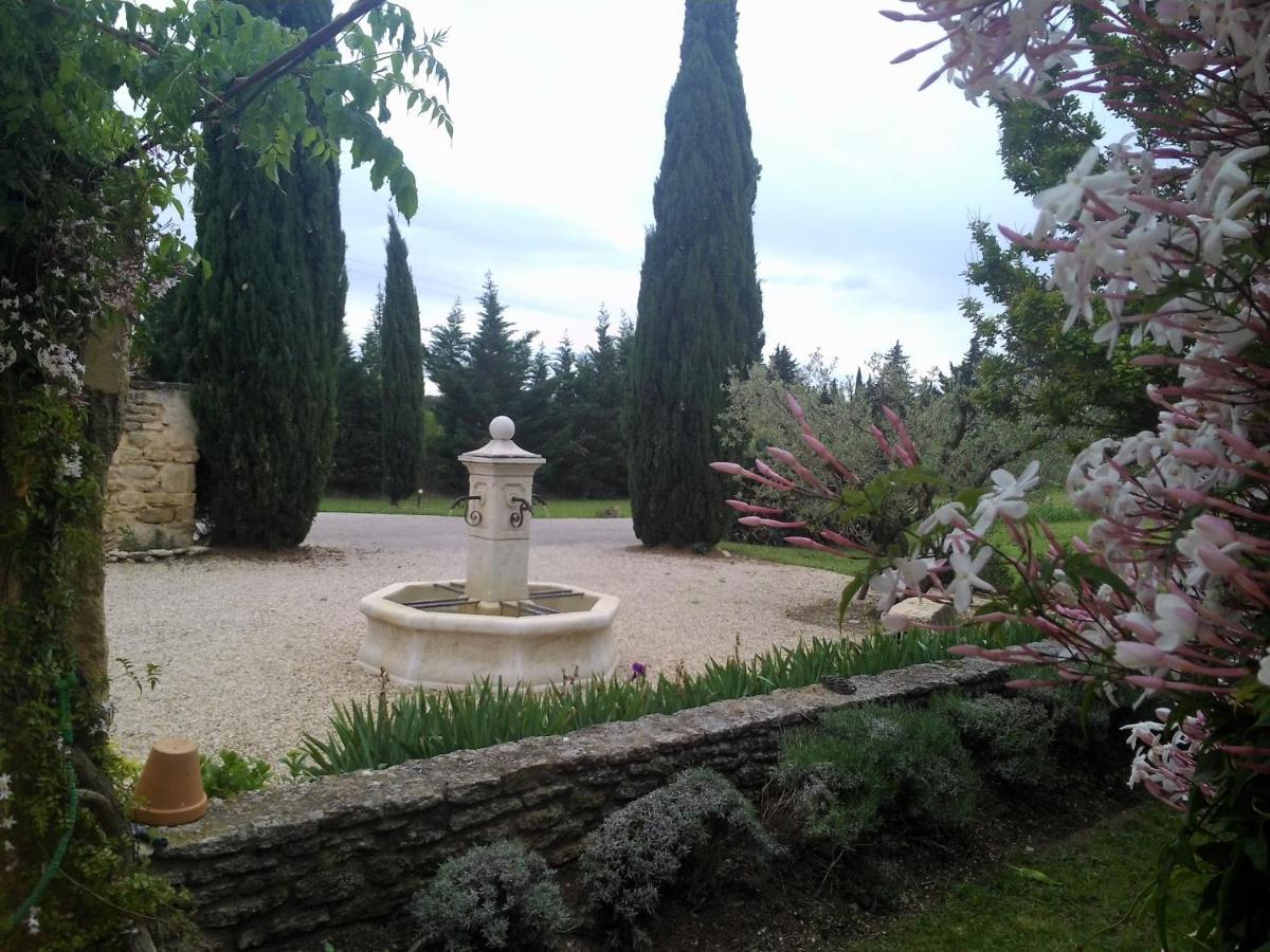 Mas Des Bougainvillees Sernhac Kültér fotó